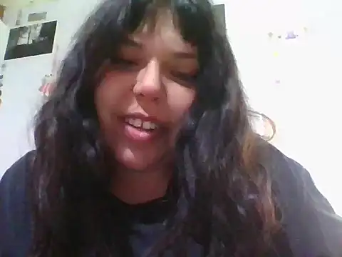 Snapshot of scarletttlove chatting on 06/27/26, 01:43 scarletttlove online show from 06/27/26, 01:43