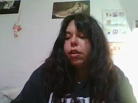 Snapshot of scarletttlove chatting on 07/16/26, 01:22 scarletttlove online show from 07/16/26, 01:22
