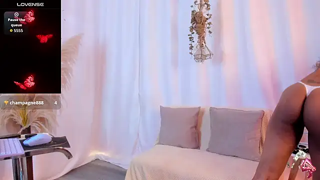 Snapshot of Helena-Fits chatting on 09/25/25, 07:28 Helena-Fits online show from 09/25/25, 07:28