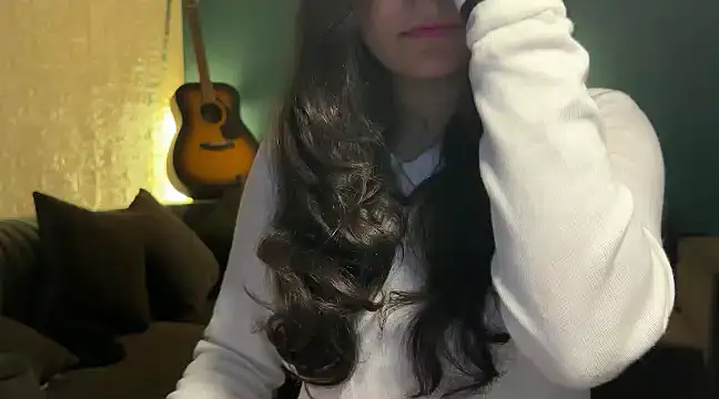 Snapshot of demieliss chatting on 12/17/24, 05:04 demieliss online show from 12/17/24, 05:04