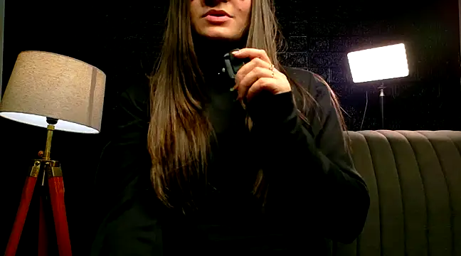 Snapshot of demieliss chatting on 02/17/25, 06:26 demieliss online show from 02/17/25, 06:26