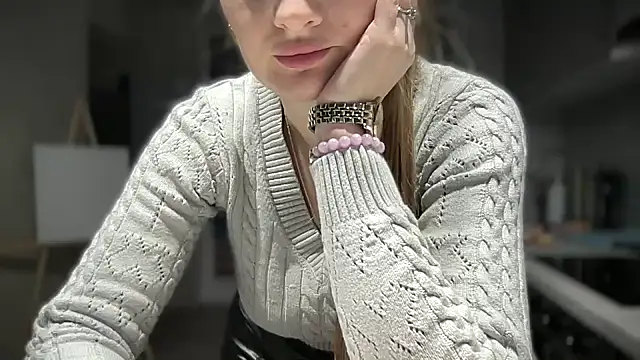 Snapshot of Viola_sweet chatting on 01/23/25, 08:04 Viola sweet online show from 01/23/25, 08:04