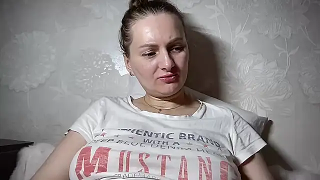 Snapshot of Viola_sweet chatting on 04/19/26, 11:31 Viola sweet online show from 04/19/26, 11:31