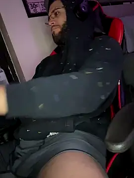 Snapshot of Joker19196 chatting on 10/22/25, 12:22 Joker19196 online show from 10/22/25, 12:22