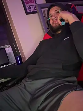 Snapshot of Joker19196 chatting on 10/22/25, 11:26 Joker19196 online show from 10/22/25, 11:26