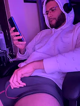 Snapshot of Joker19196 chatting on 11/25/25, 12:32 Joker19196 online show from 11/25/25, 12:32