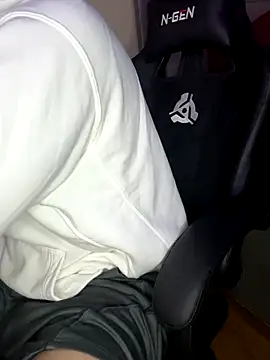 Snapshot of Joker19196 chatting on 11/27/25, 03:30 Joker19196 online show from 11/27/25, 03:30