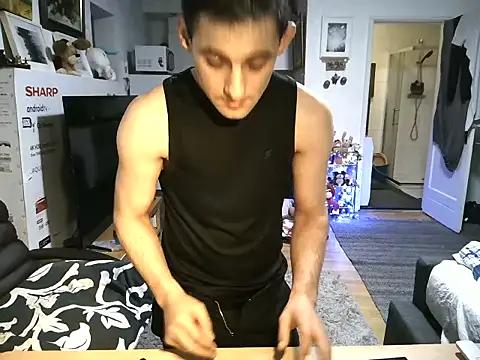 Snapshot of mihaimichael chatting on 10/27/25, 12:04 mihaimichael online show from 10/27/25, 12:04