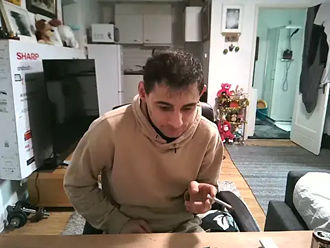 Snapshot of mihaimichael chatting on 10/27/25, 12:09 mihaimichael online show from 10/27/25, 12:09