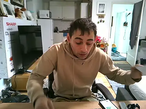 Snapshot of mihaimichael chatting on 10/28/25, 12:30 mihaimichael online show from 10/28/25, 12:30