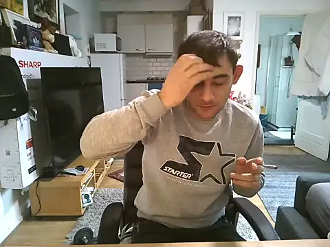 Snapshot of mihaimichael chatting on 10/29/25, 02:41 mihaimichael online show from 10/29/25, 02:41