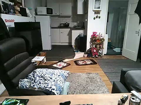 Snapshot of mihaimichael chatting on 11/01/25, 11:01 mihaimichael online show from 11/01/25, 11:01