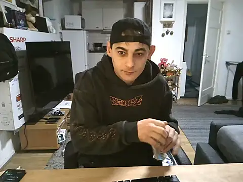 Snapshot of mihaimichael chatting on 11/02/25, 03:36 mihaimichael online show from 11/02/25, 03:36