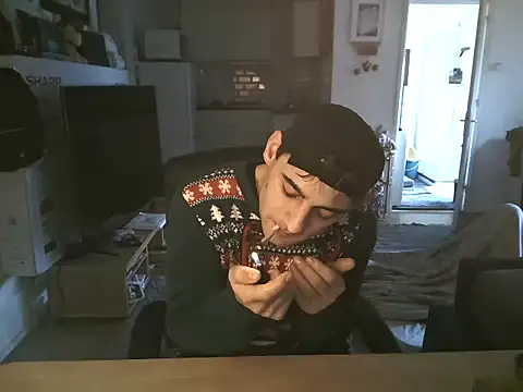 Snapshot of mihaimichael chatting on 11/03/25, 10:49 mihaimichael online show from 11/03/25, 10:49