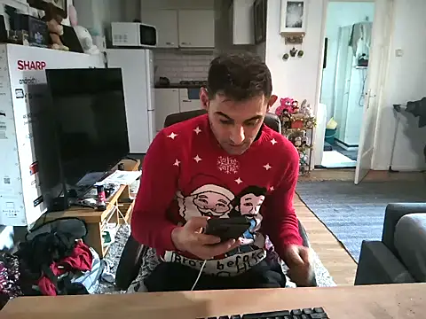 Snapshot of mihaimichael chatting on 11/07/25, 12:27 mihaimichael online show from 11/07/25, 12:27