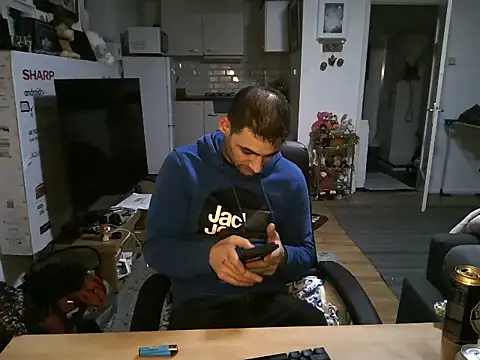 Snapshot of mihaimichael chatting on 11/08/25, 12:33 mihaimichael online show from 11/08/25, 12:33