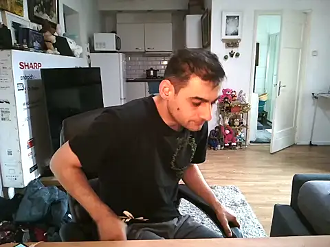 Snapshot of mihaimichael chatting on 11/10/25, 02:16 mihaimichael online show from 11/10/25, 02:16