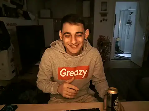 Snapshot of mihaimichael chatting on 11/14/25, 08:24 mihaimichael online show from 11/14/25, 08:24