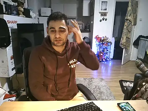 Snapshot of mihaimichael chatting on 11/19/25, 02:22 mihaimichael online show from 11/19/25, 02:22