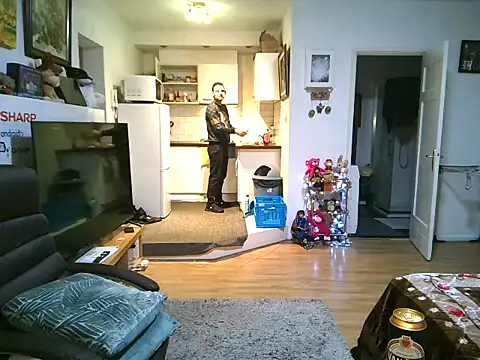 Snapshot of mihaimichael chatting on 11/22/25, 12:20 mihaimichael online show from 11/22/25, 12:20