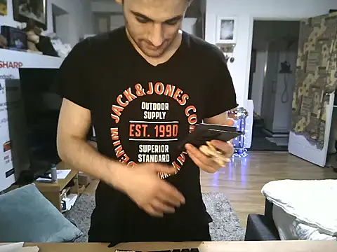 Snapshot of mihaimichael chatting on 11/28/25, 02:36 mihaimichael online show from 11/28/25, 02:36