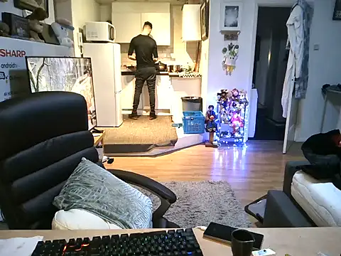 Snapshot of mihaimichael chatting on 12/02/25, 12:05 mihaimichael online show from 12/02/25, 12:05