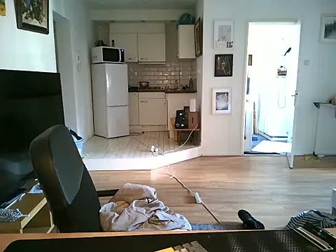 Snapshot of mihaimichael chatting on 07/21/26, 01:57 mihaimichael online show from 07/21/26, 01:57