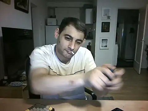 Snapshot of mihaimichael chatting on 07/27/26, 10:06 mihaimichael online show from 07/27/26, 10:06