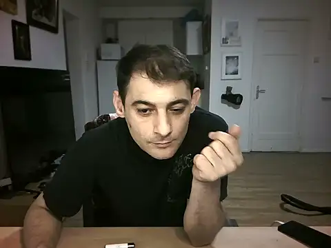 Snapshot of mihaimichael chatting on 08/05/26, 10:12 mihaimichael online show from 08/05/26, 10:12