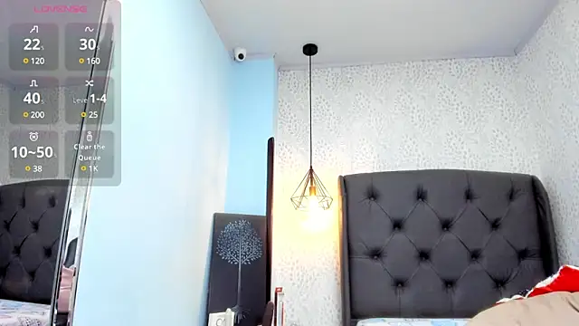 Snapshot of mileyerikson chatting on 12/18/24, 03:44 mileyerikson online show from 12/18/24, 03:44