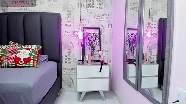 Snapshot of mileyerikson chatting on 01/03/25, 12:30 mileyerikson online show from 01/03/25, 12:30