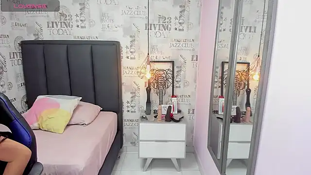 Snapshot of mileyerikson chatting on 01/08/25, 12:26 mileyerikson online show from 01/08/25, 12:26