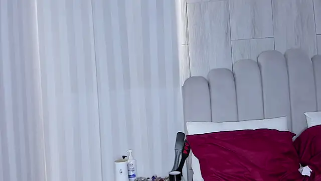 Snapshot of mileyerikson chatting on 10/04/25, 12:58 mileyerikson online show from 10/04/25, 12:58