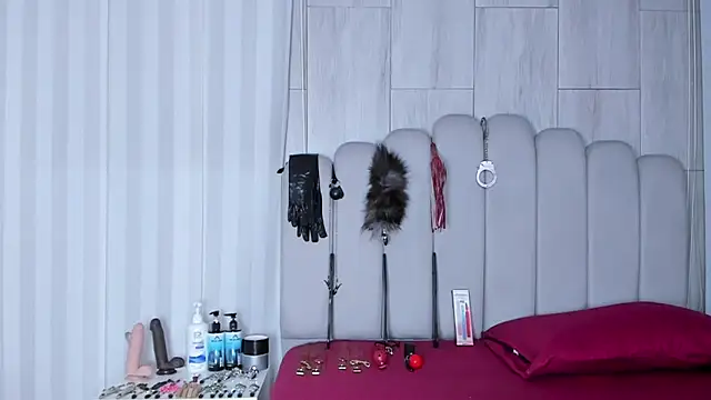 mileyerikson online show from 12/22/25, 07:16