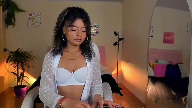 keyla roberts777 online show from 01/05/25, 03:32