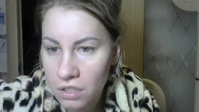 TherestlessKitty online show from 02/15/25, 05:51