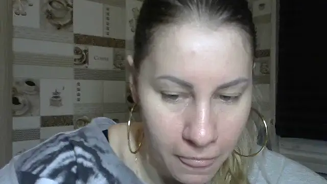 Snapshot of TherestlessKitty chatting on 11/29/25, 10:24 TherestlessKitty online show from 11/29/25, 10:24