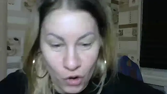 Snapshot of TherestlessKitty chatting on 12/13/25, 10:15 TherestlessKitty online show from 12/13/25, 10:15