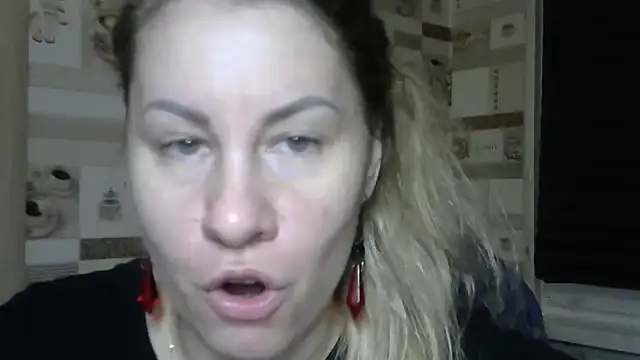 Snapshot of TherestlessKitty chatting on 12/16/25, 10:37 TherestlessKitty online show from 12/16/25, 10:37