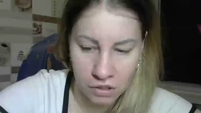 Snapshot of TherestlessKitty chatting on 02/06/26, 10:24 TherestlessKitty online show from 02/06/26, 10:24