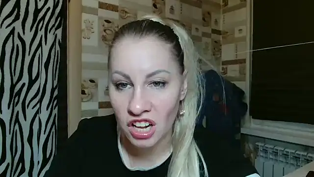 Snapshot of TherestlessKitty chatting on 02/23/26, 10:18 TherestlessKitty online show from 02/23/26, 10:18