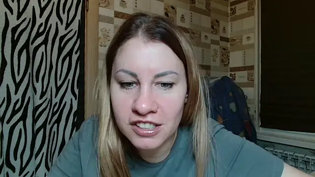 Snapshot of TherestlessKitty chatting on 04/10/26, 10:25 TherestlessKitty online show from 04/10/26, 10:25