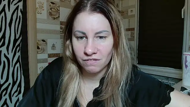 Snapshot of TherestlessKitty chatting on 04/13/26, 10:15 TherestlessKitty online show from 04/13/26, 10:15