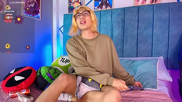 Snapshot of Samuel_Matthew chatting on 10/28/25, 05:22 Samuel Matthew online show from 10/28/25, 05:22