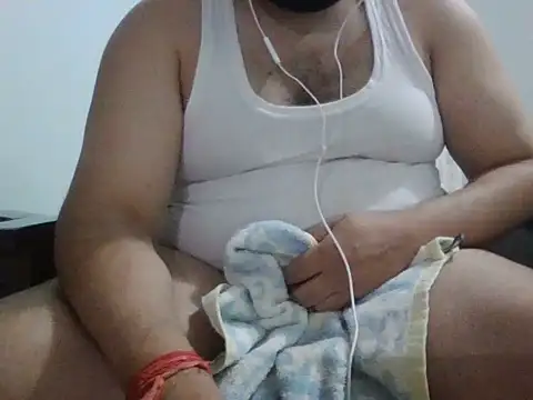 ARYANAVAILABLE online show from 11/14/25, 09:13