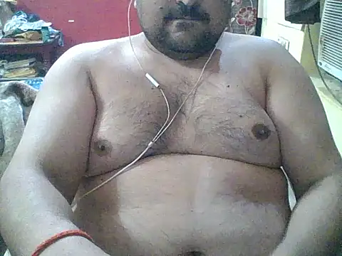 Snapshot of ARYANAVAILABLE chatting on 05/13/26, 09:44 ARYANAVAILABLE online show from 05/13/26, 09:44