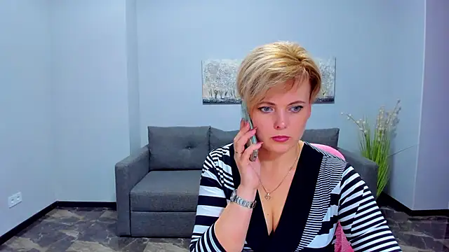 Snapshot of Julia_Wilsone chatting on 03/13/25, 10:26 Julia Wilsone online show from 03/13/25, 10:26