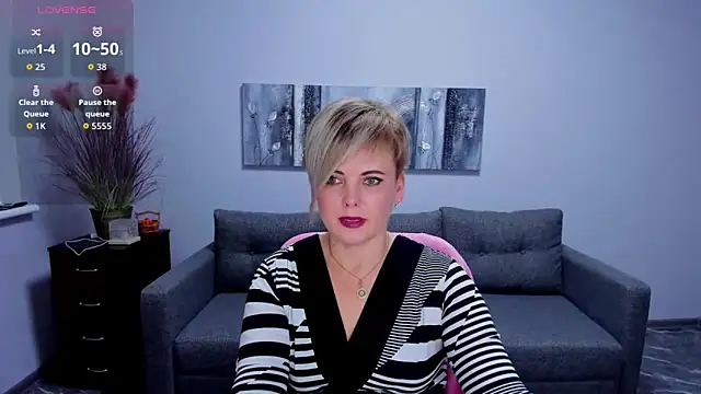 Julia Wilsone online show from 12/01/25, 01:05