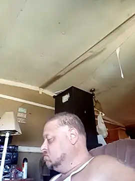 Snapshot of tjmacksjr chatting on 03/19/25, 06:23 tjmacksjr online show from 03/19/25, 06:23