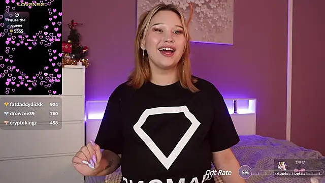 Snapshot of KarenBlair chatting on 12/18/24, 06:14 KarenBlair online show from 12/18/24, 06:14